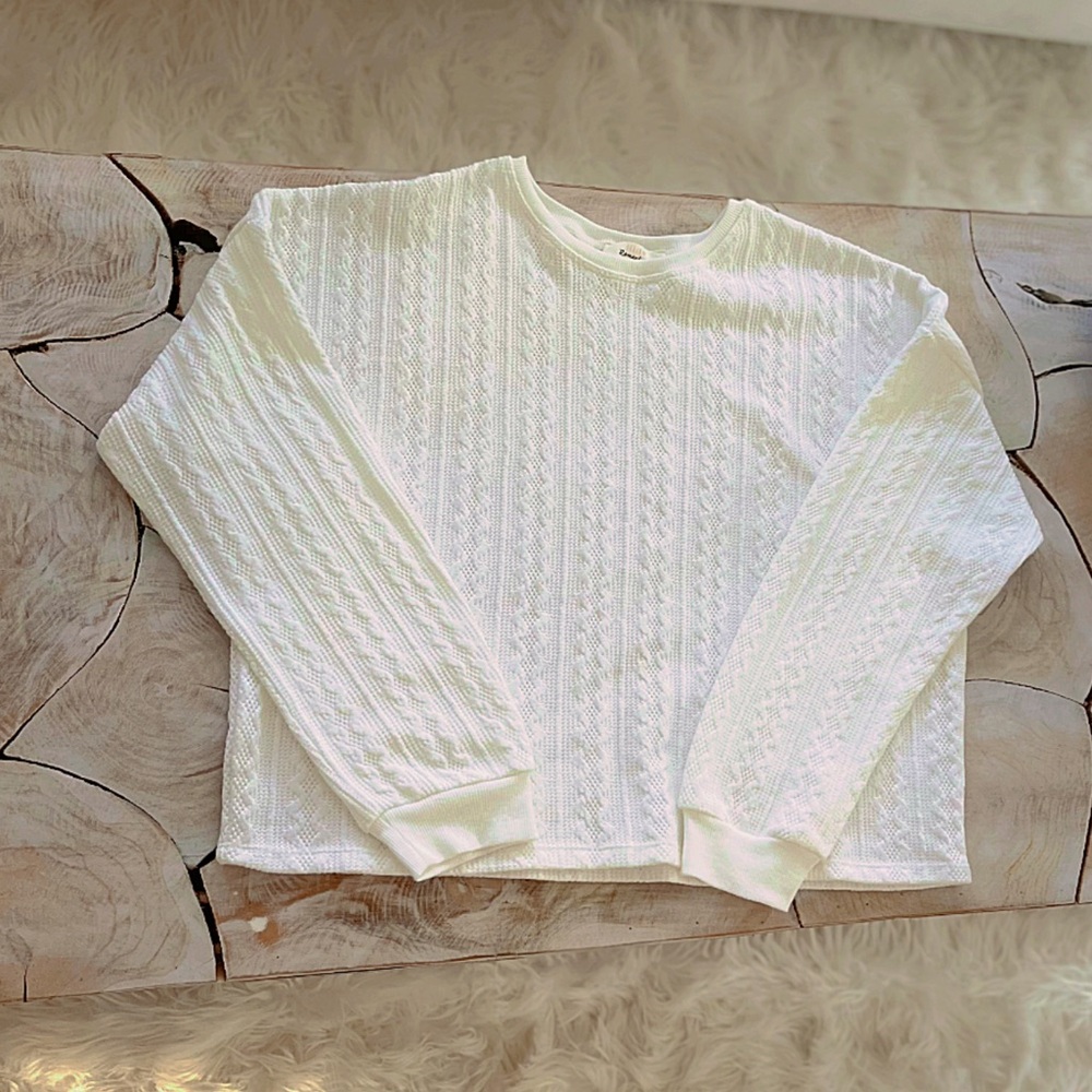 URBAN ROMANTICS CROPPED SWEATER TOP 🖤